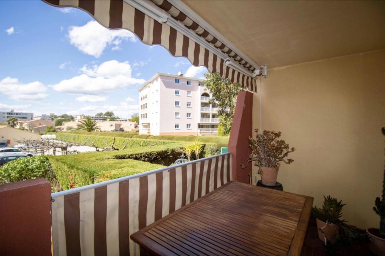Cosy 35 M2 With Balcony In A Quiet Residence Фрежус Екстер'єр фото